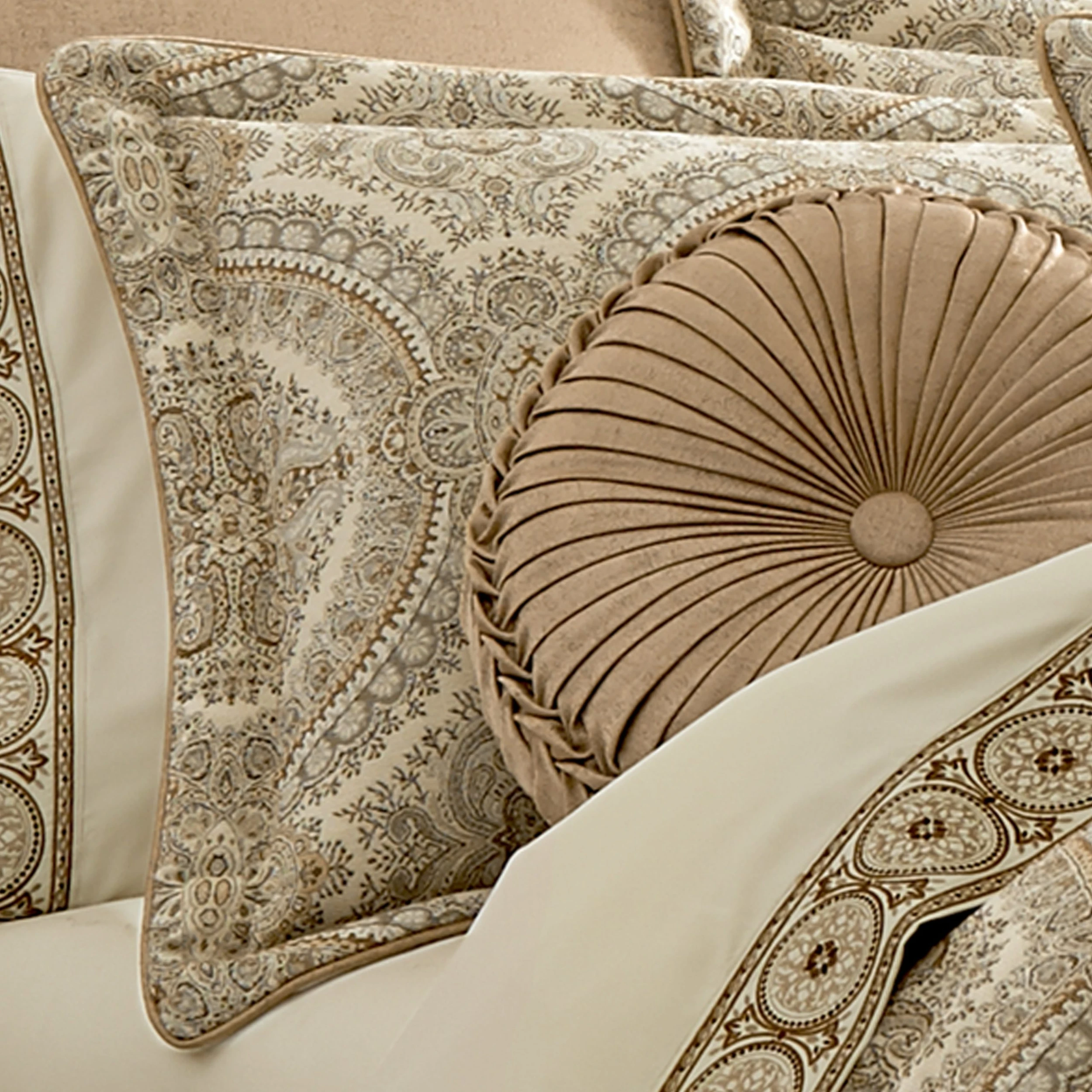 Promo ❤️ Gracewood Hollow Malonga 4-piece Medallion Comforter Set ???? 5 Promo ❤️ Gracewood Hollow Malonga 4-piece Medallion Comforter Set ???? - Image 3