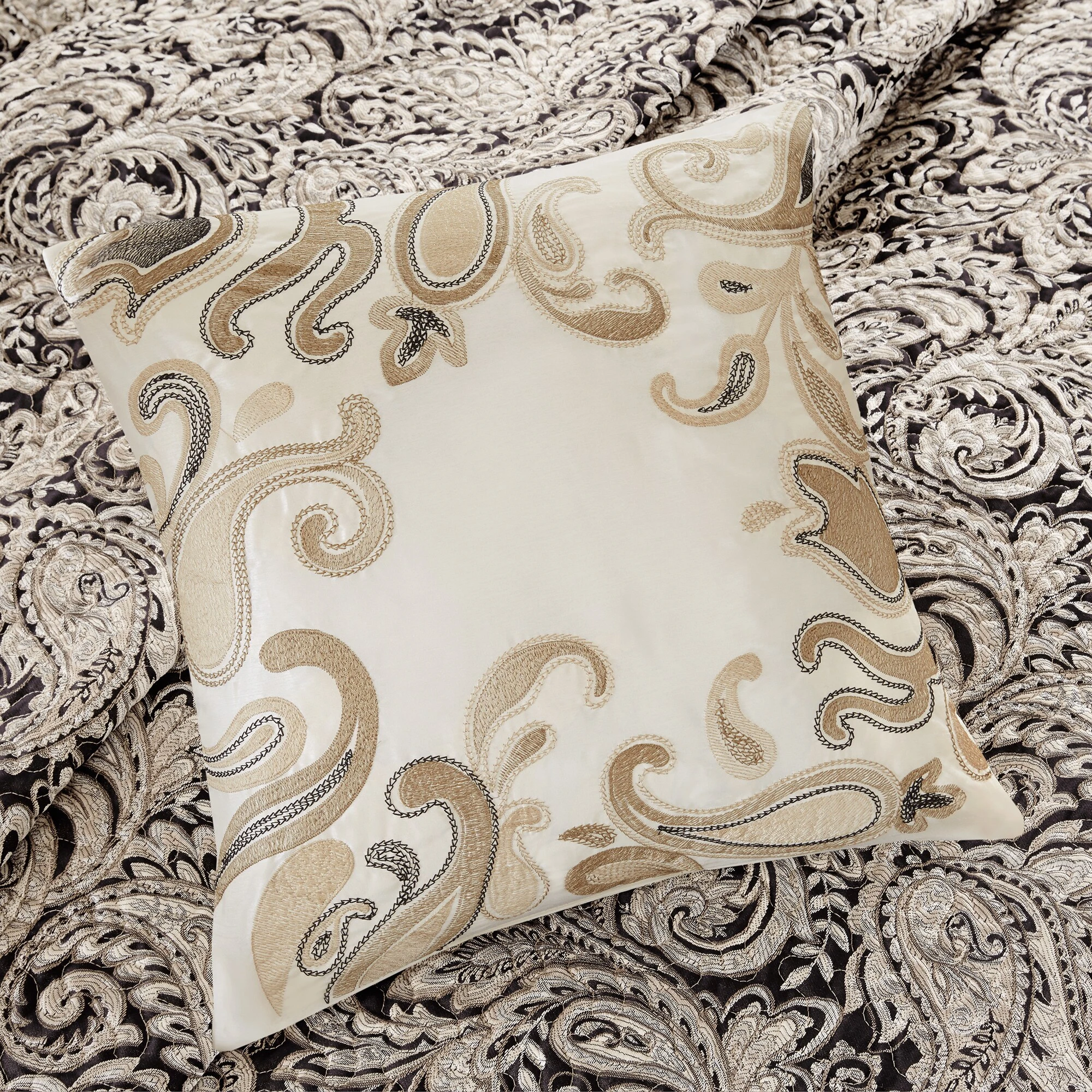 Hot Sale ⭐ Gracewood Hollow Abley Black Quilted Coverlet Set ✨ 5 Hot Sale ⭐ Gracewood Hollow Abley Black Quilted Coverlet Set ✨ - Image 3