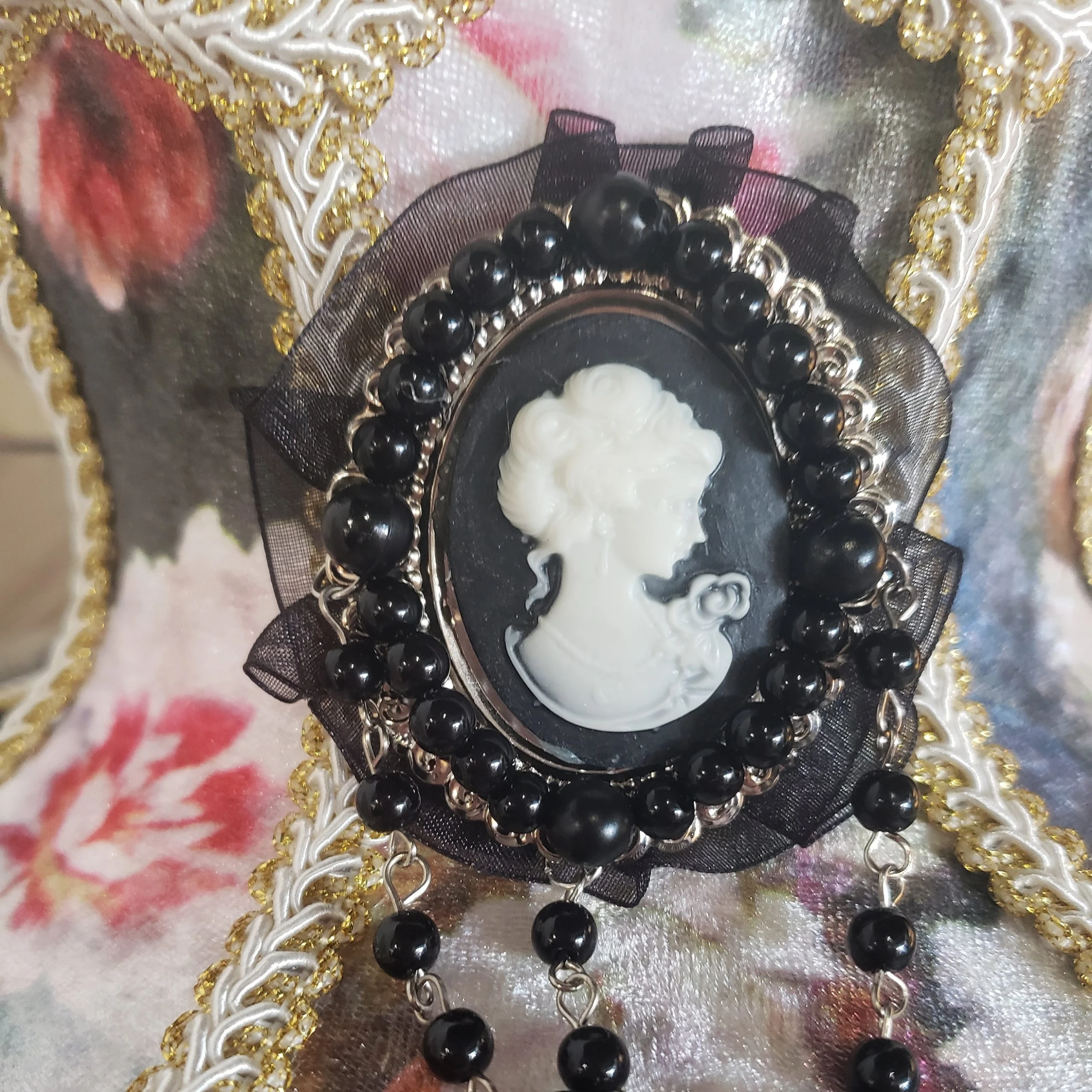 Brand new ???? Gracewood Hollow Kuang 25-inch 1-light Floral Beaded Table Lamp ???? 8 Brand new ???? Gracewood Hollow Kuang 25-inch 1-light Floral Beaded Table Lamp ???? - Image 6